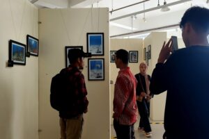 UKM Format mengadakan pameran Captured Legacy di Malang Creative Center