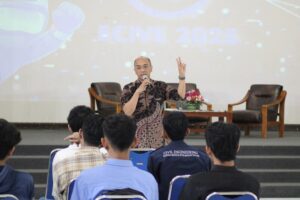 Dr. Eng. Ir. Indradi Wijatmiko., ST., M.Eng., IPU., memberi kuliah tamu BIM 6D sebagai Alat Transformasi Energi di Sektor Konstruksi Studi Aplikasi dan Dampak Nyata di Lapangan di ITN Malang