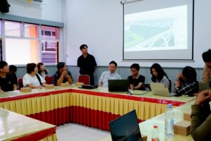 Mahasiswa Arsitektur ITN Malang presentasi karya di hadapan PT SJI, dan para pimpinan perusahaan Jepang.