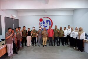 Peserta paparan laporan pendahuluan penyusunan peta dasar tata ruang wilayah Provinsi Jatim