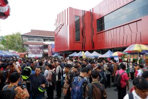 Suasana mahasiswa dan UKM expo di Gigantik 2026 ITN Malang (1)